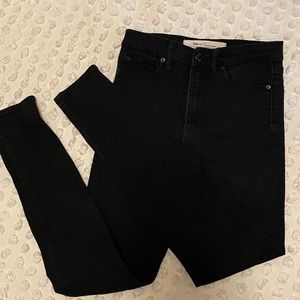 Black skinny jeans